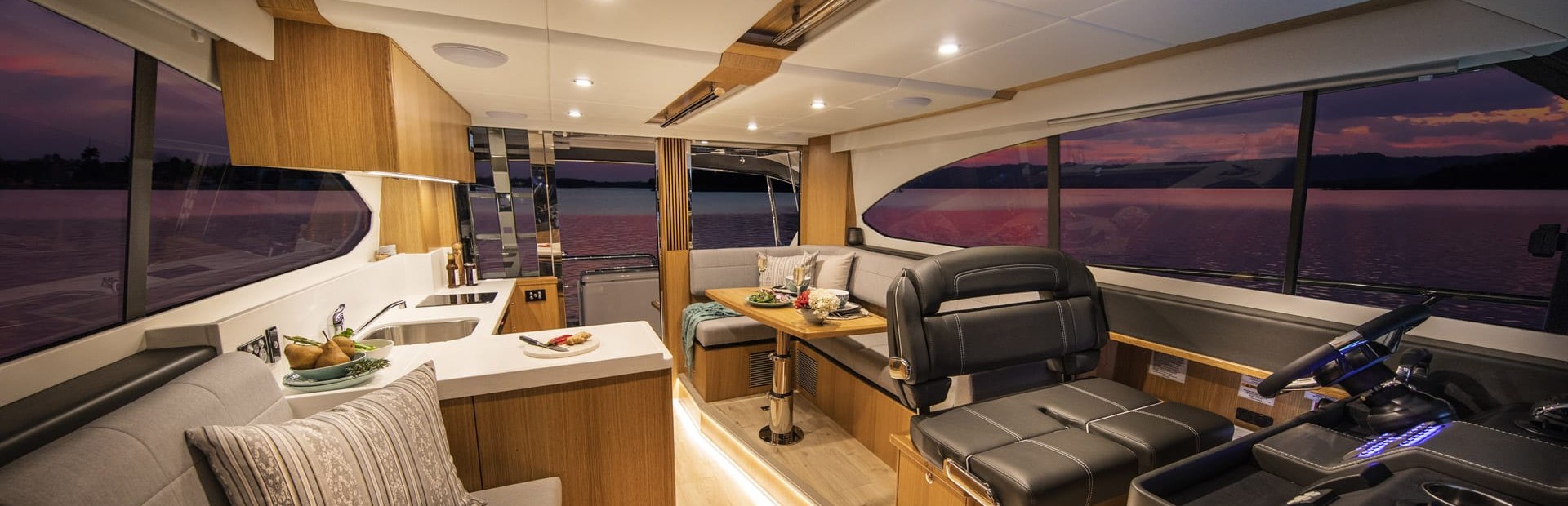 New &amp; Used Riviera Flybridge Yachts, Example 9