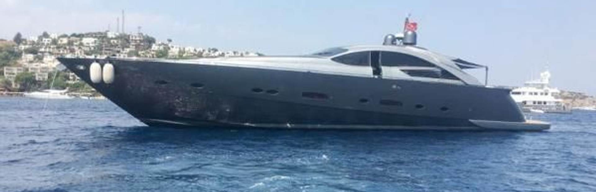 Pershing 88 Yacht, Example 1