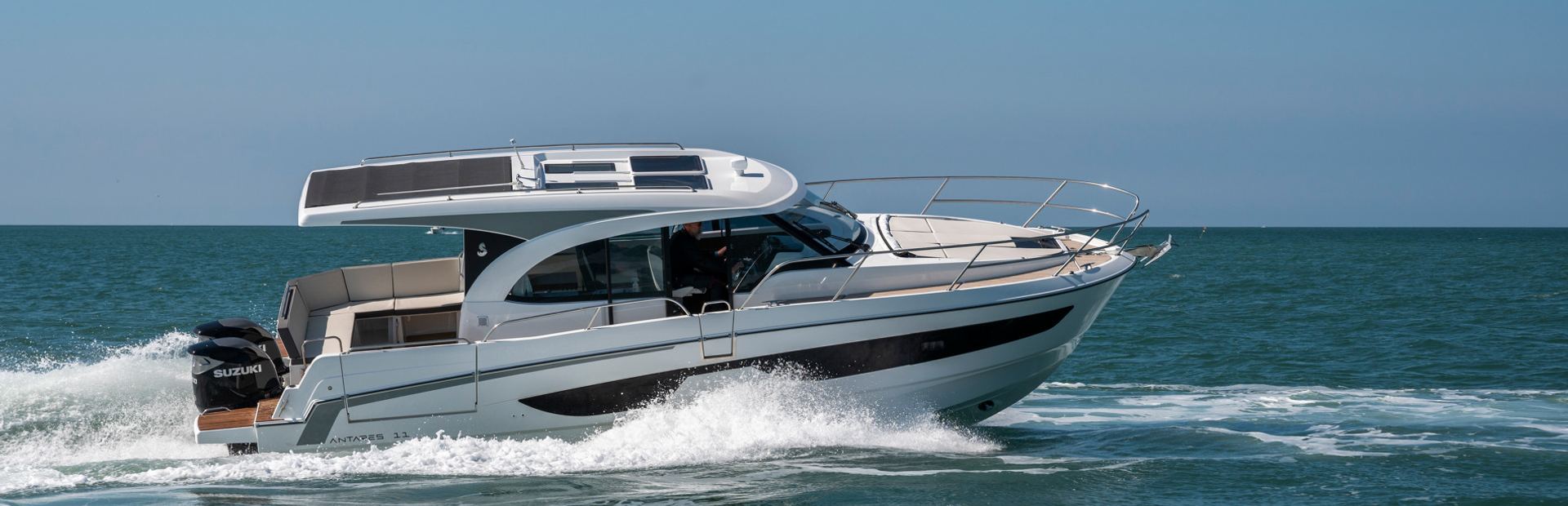 Beneteau Antares 11 Coupé Boat, Example 1