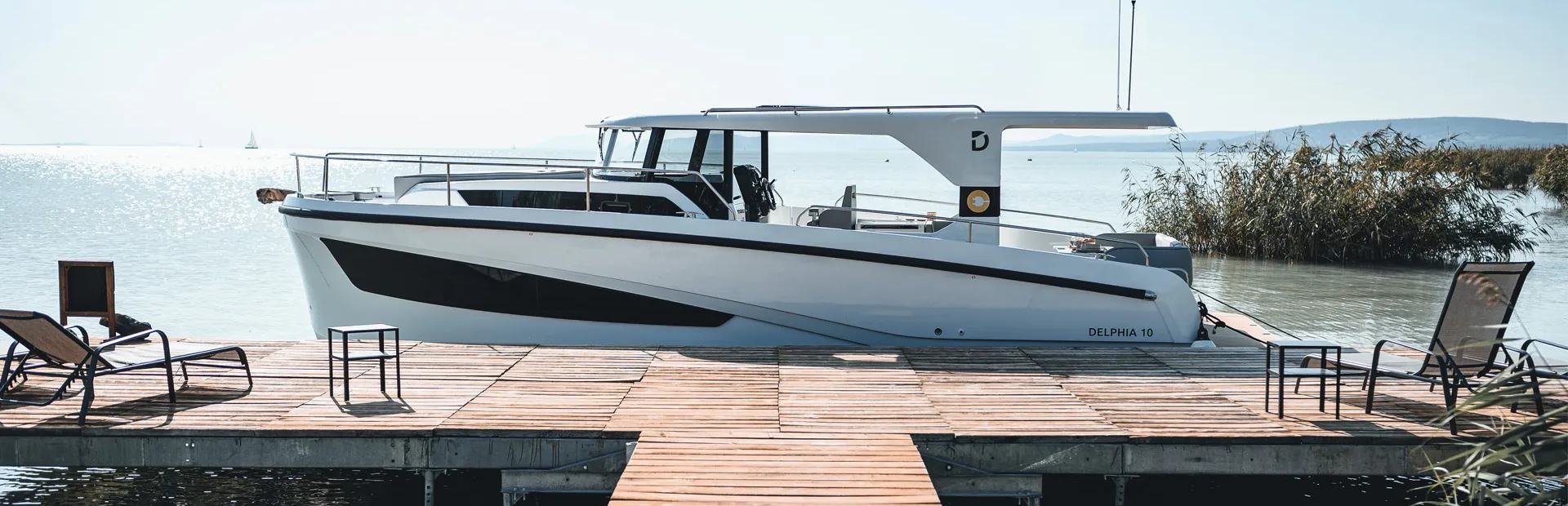 Delphia 10 LoungeTop Boat, Example 1