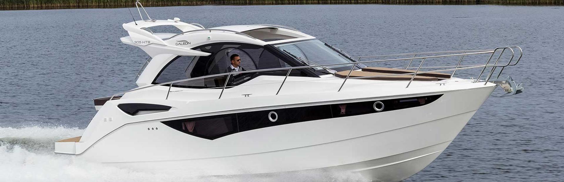 Galeon 305 HTS Boat, Example 1