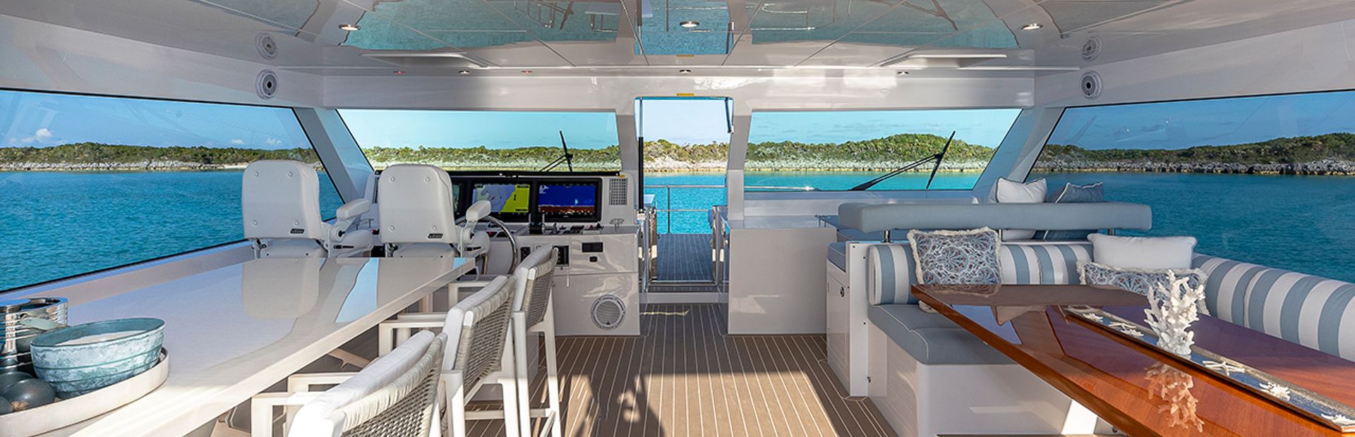 New Horizon PC Series Yacht 7