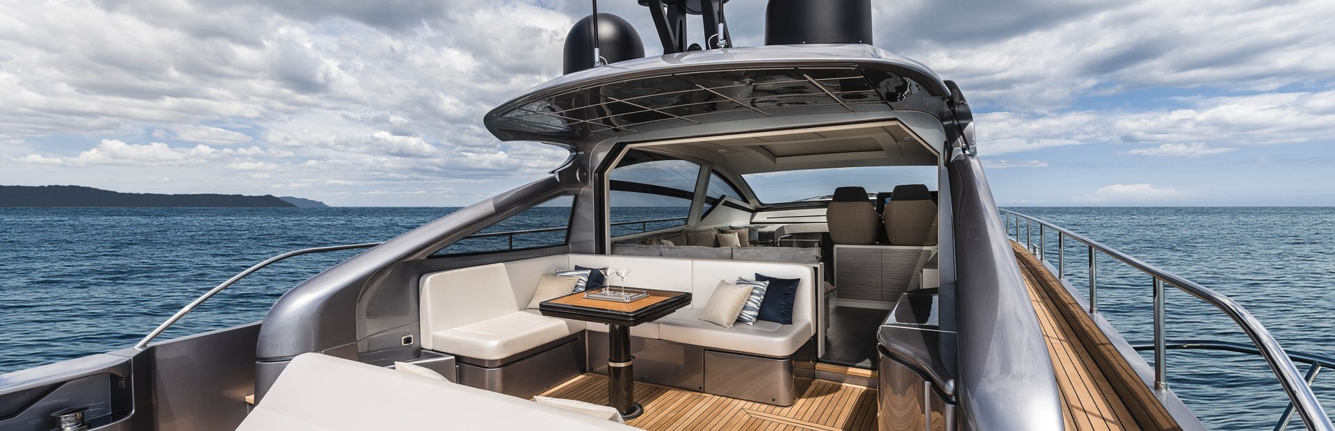 New Pershing X Series Yacht 6