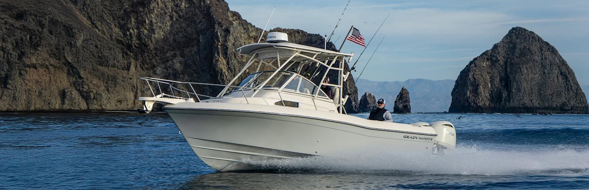 New Grady-White Walkaround Cabins Boat 2