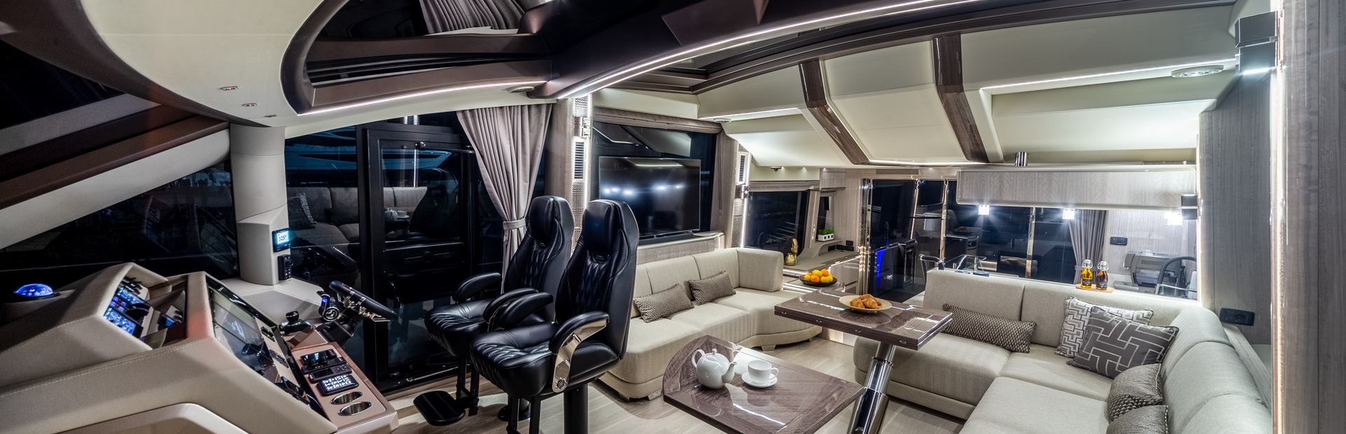 New Galeon Skydeck Yacht 8