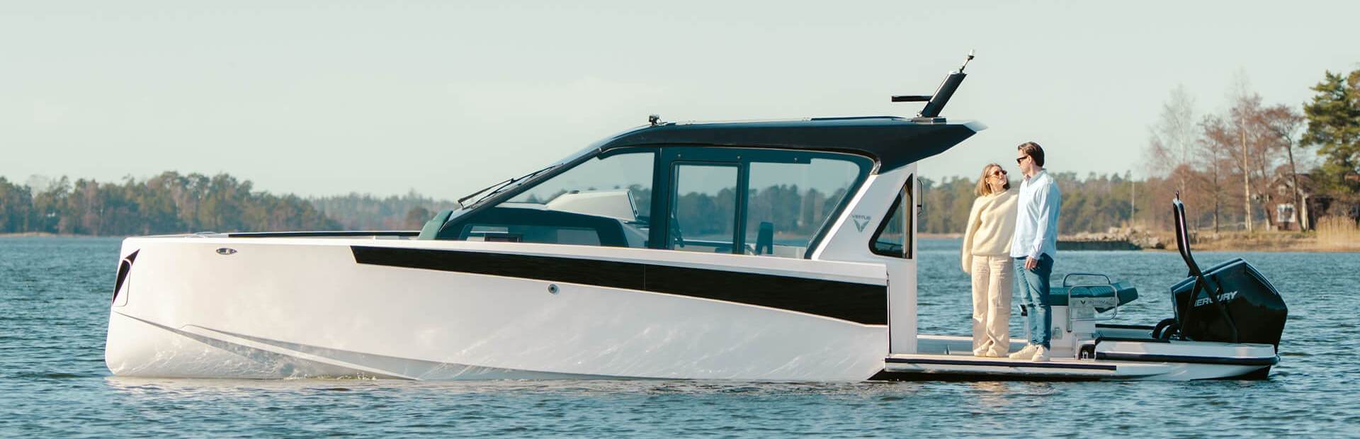 Virtue V10 Cabin Yacht, Example 1