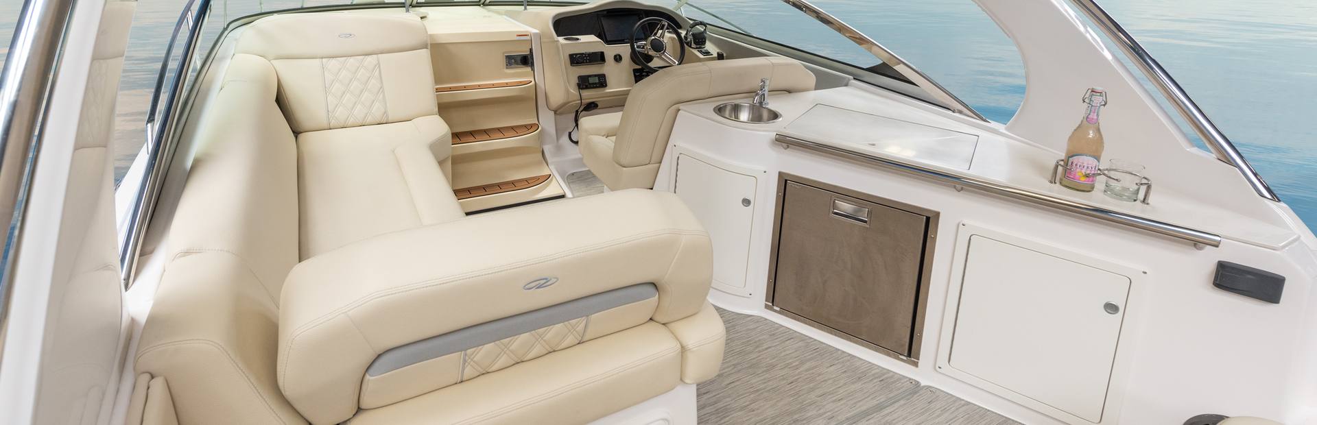 New Regal Express Cruiser Yacht 10