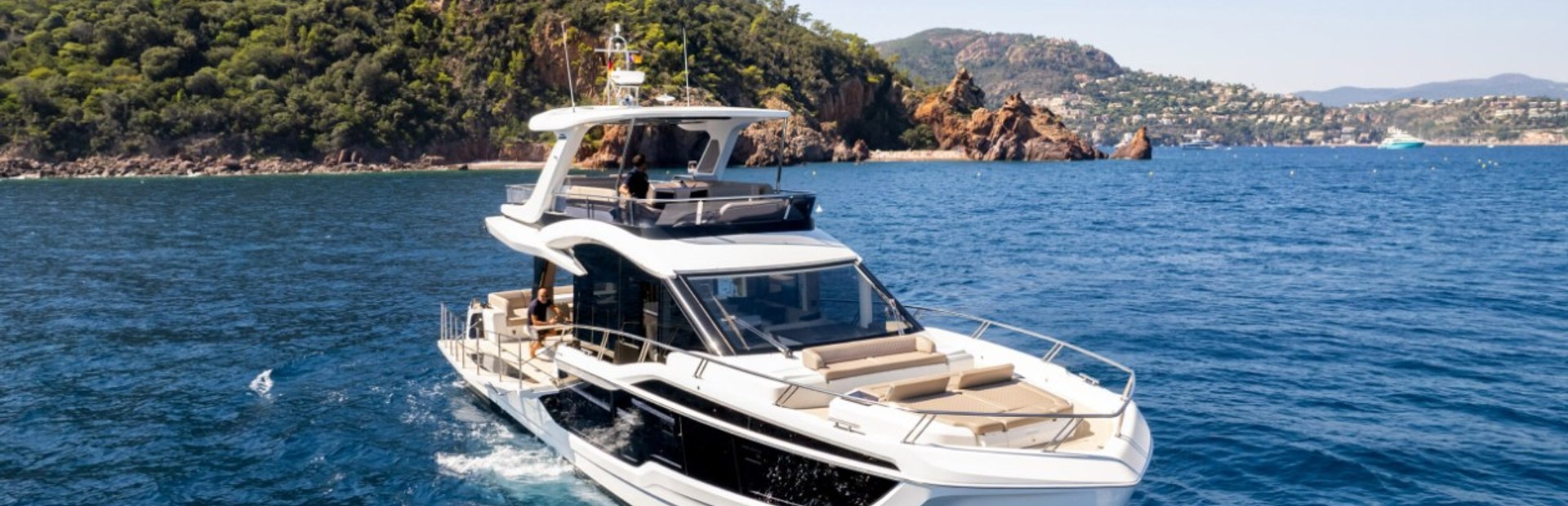 New Galeon Flybridge Yacht 1