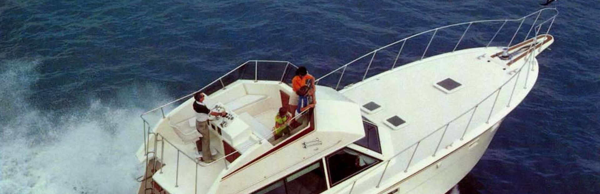 Hatteras 43 Convertible Yacht (Gen 1, 1978 - 1983), Example 1