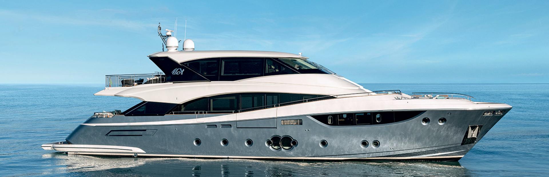 Monte Carlo MCY 105 Skylounge Yacht, Example 1