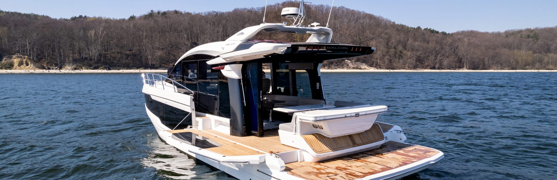 New Galeon Hardtop Yacht 2