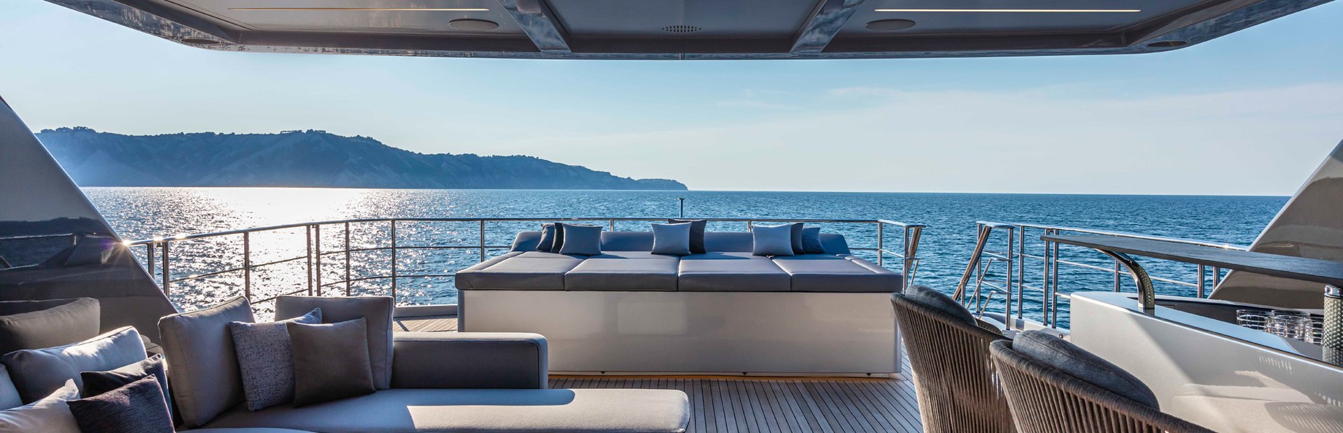 New Pershing Superyachts 8