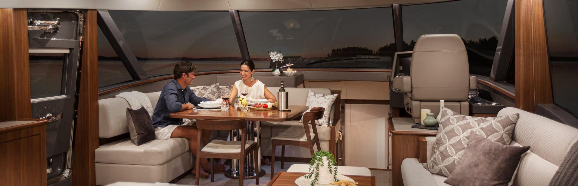 Riviera Daybridge Yachts, Example 10