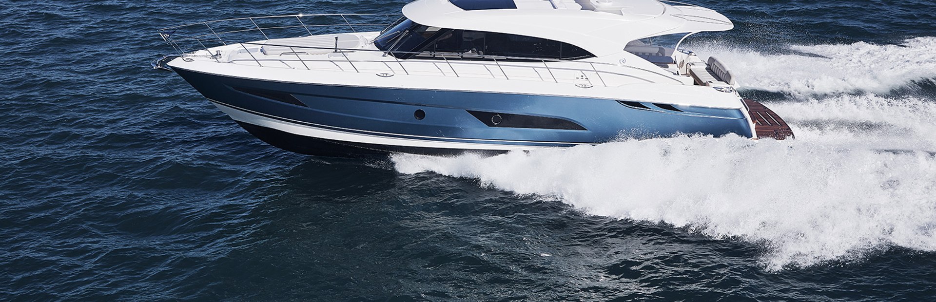 Riviera 5400  Sport Yachts (Mk1, 2016 - 2019), Example 1