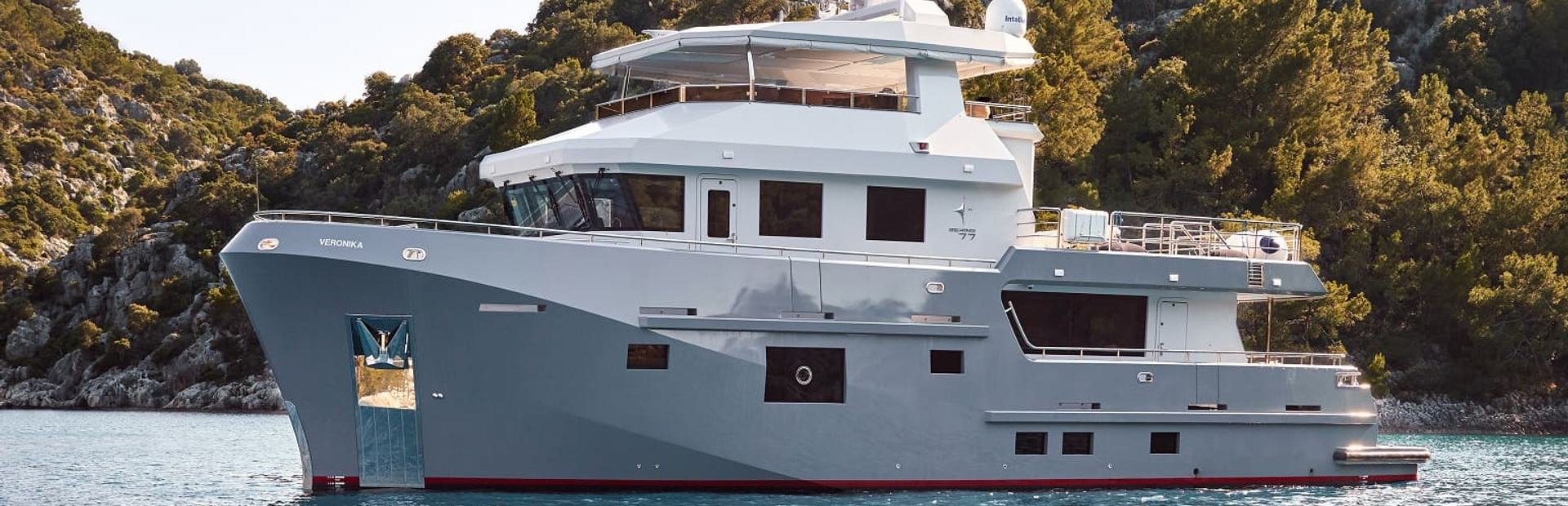 Bering 77 Yacht, Example 1