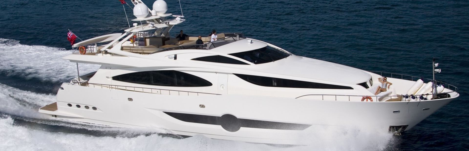 Numarine 102 Yacht (Gen 2, 2015 - 2022), Example 1