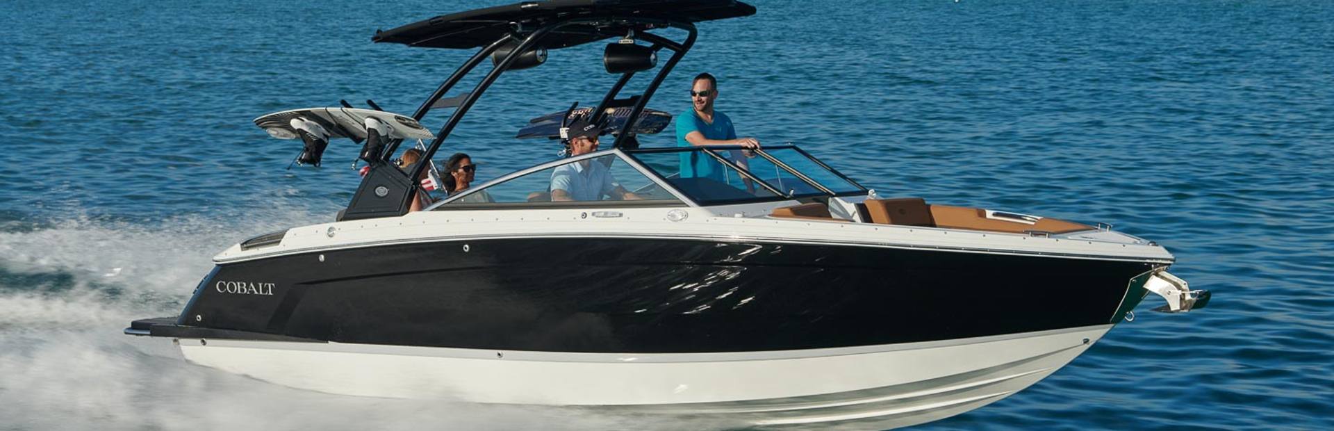 Cobalt Boats R6 Yacht, Example 1
