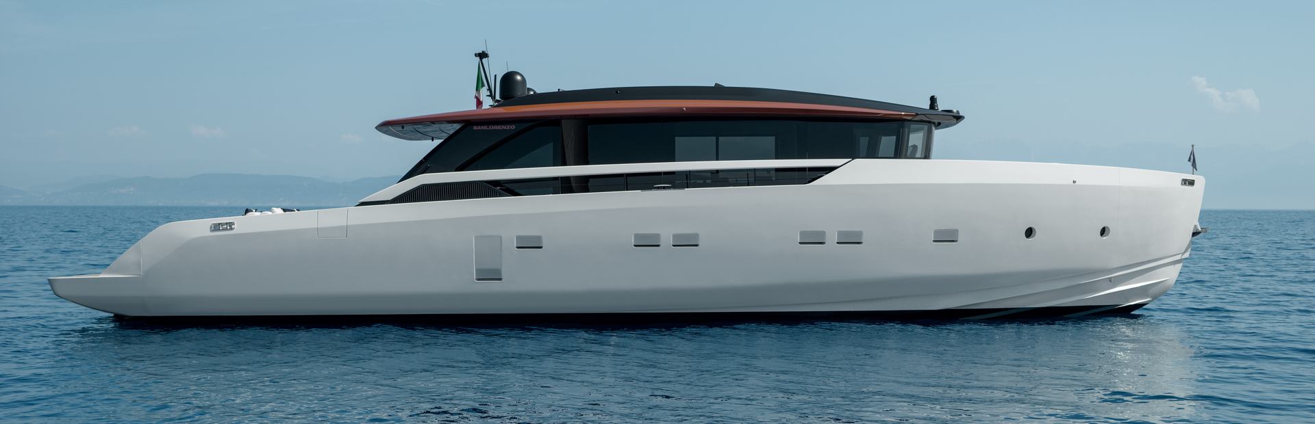 Sanlorenzo SP92 Yacht, Example 1