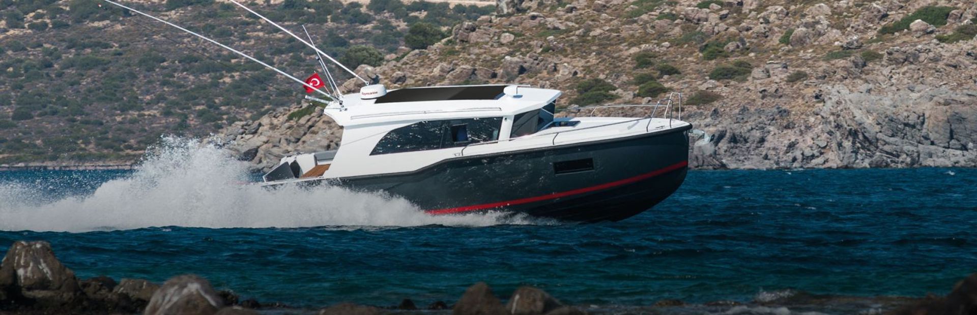                                                 Dromeas Yachts   D33 HT
                                            