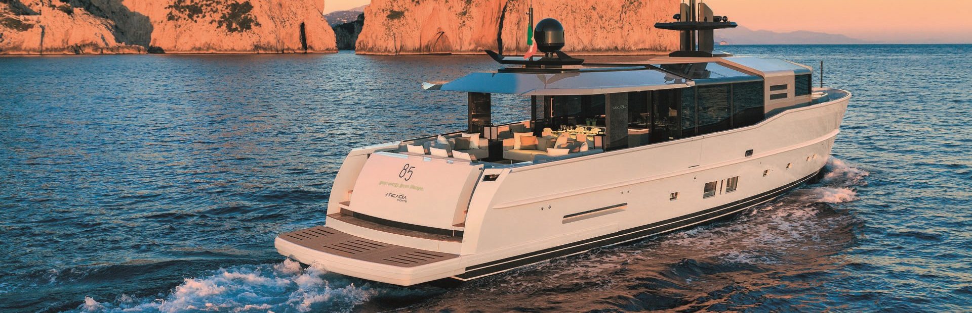 Arcadia A85 Yacht, Example 1