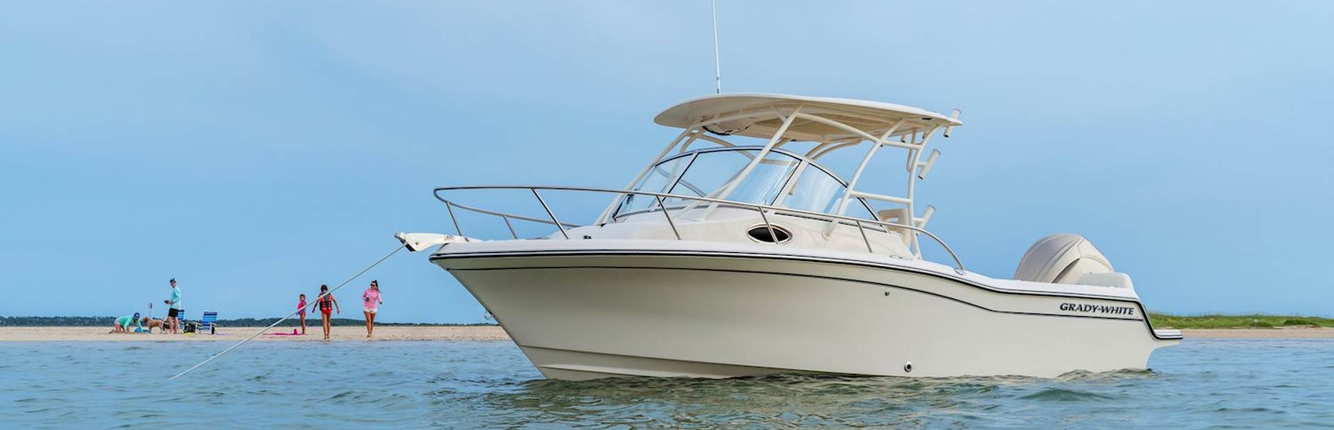 New Grady-White Walkaround Cabins Boat 1