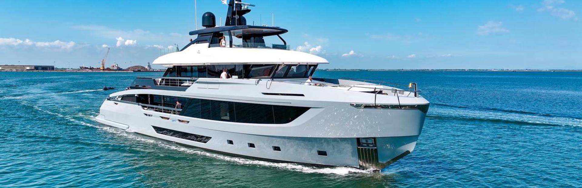 Ocean King Explorer Yacht, Fleet Example 1