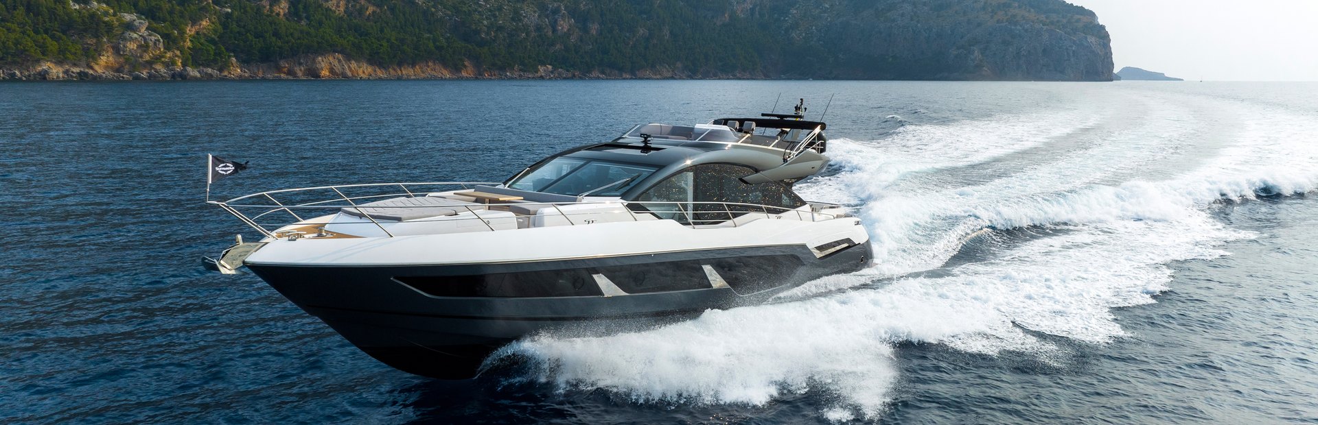 New Sunseeker Sport Yacht 1