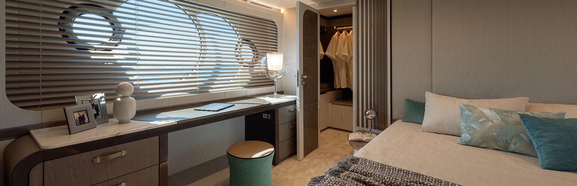 Monte Carlo Yachts MCY Yachts, Example 13
