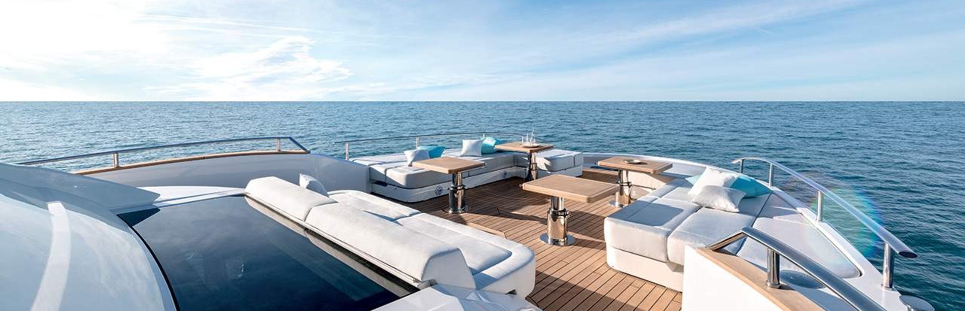 New Monte Carlo Yachts Skylounge Yacht 6