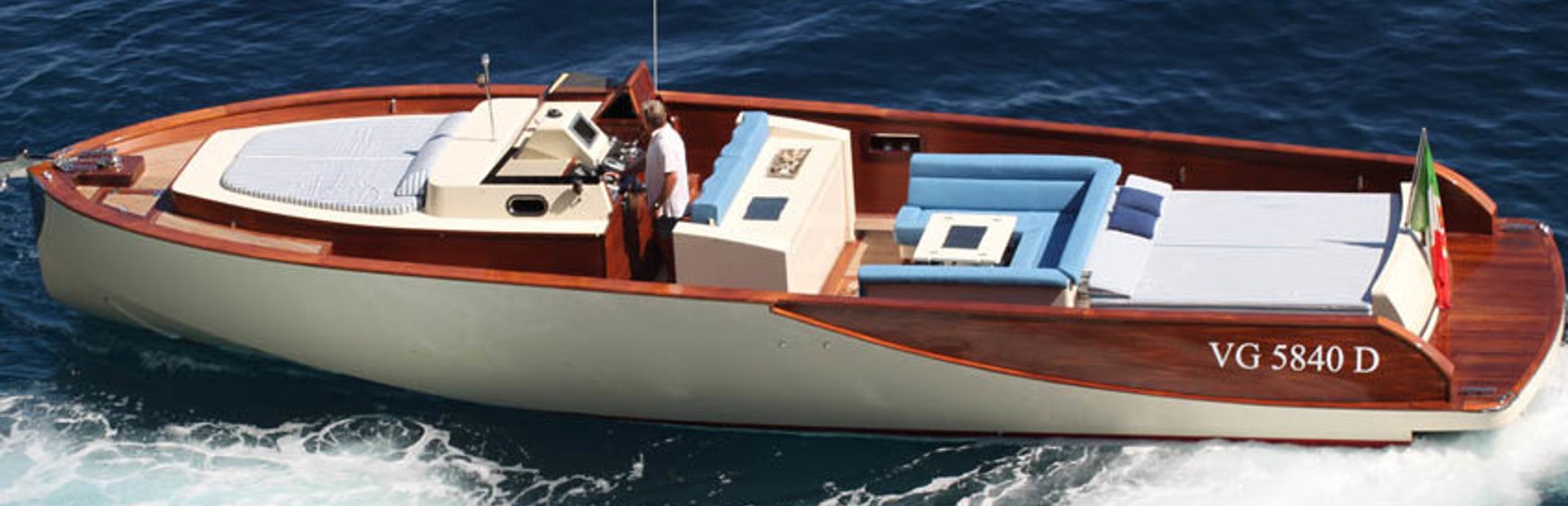                                                 Wooden Boats   WB 40
                                            