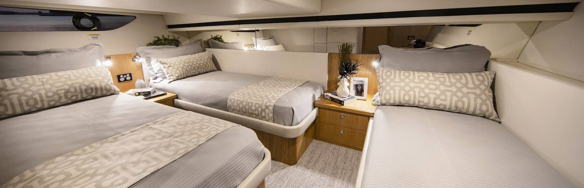 Riviera Flybridge Yachts, Example 13