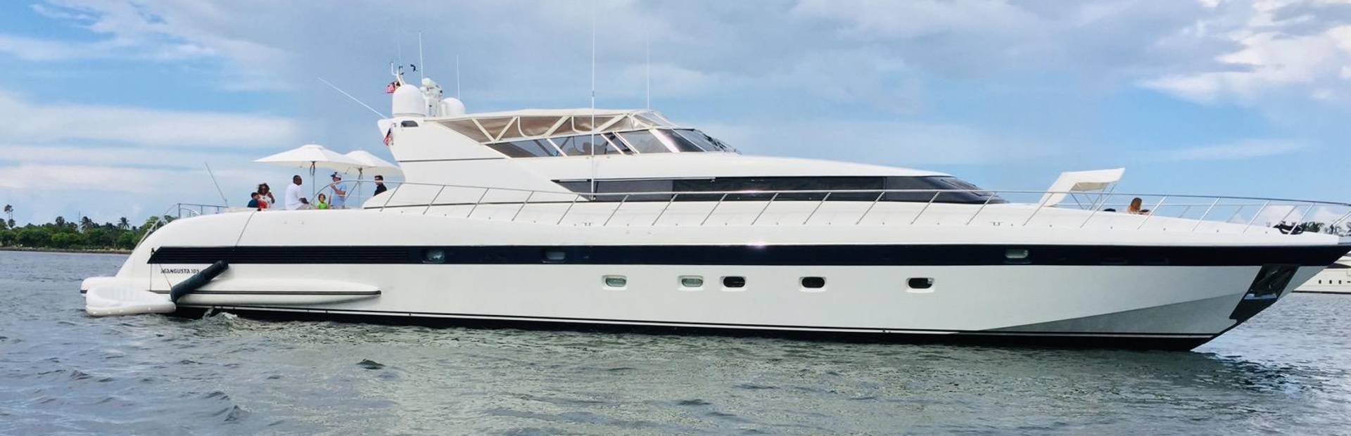 Mangusta 105 Yacht (Mk1, 1997 - 2002), Example 1