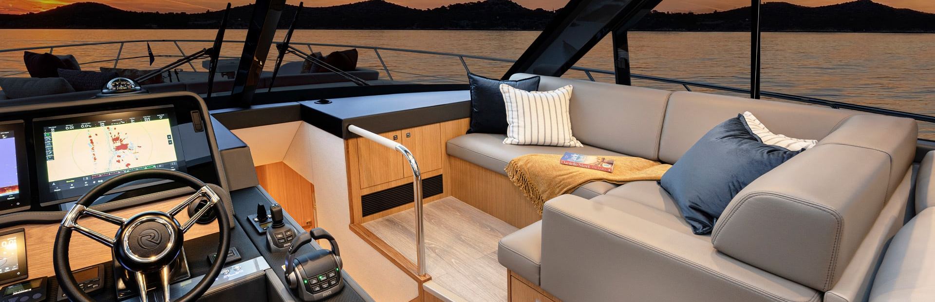 New Riviera SUV Yacht 10