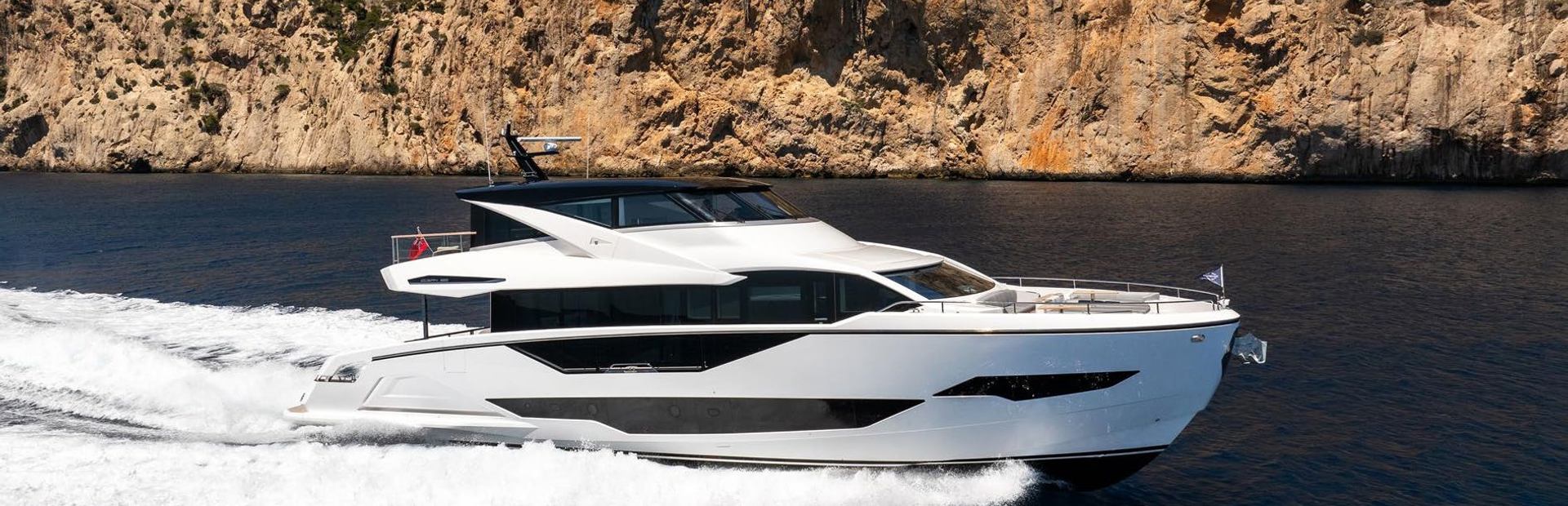 Sunseeker 90 Ocean Enclosed Yacht, Example 1