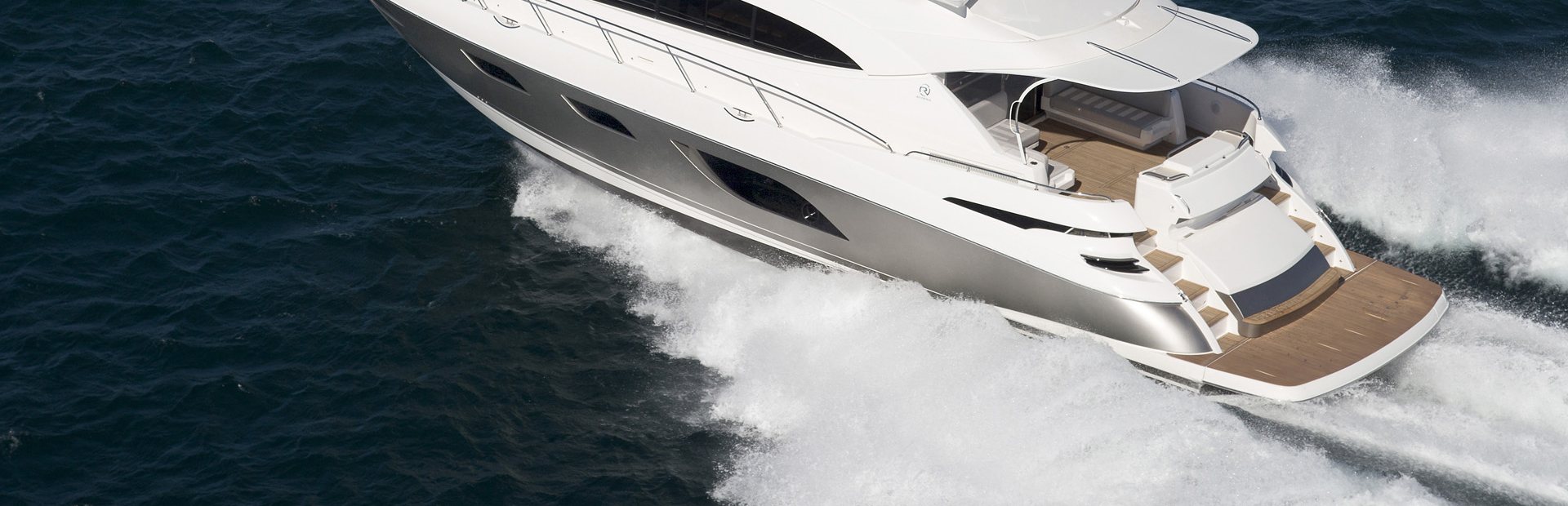 Riviera 6000 Sport Yacht (Gen 1, 2014 - 2019), Example 1