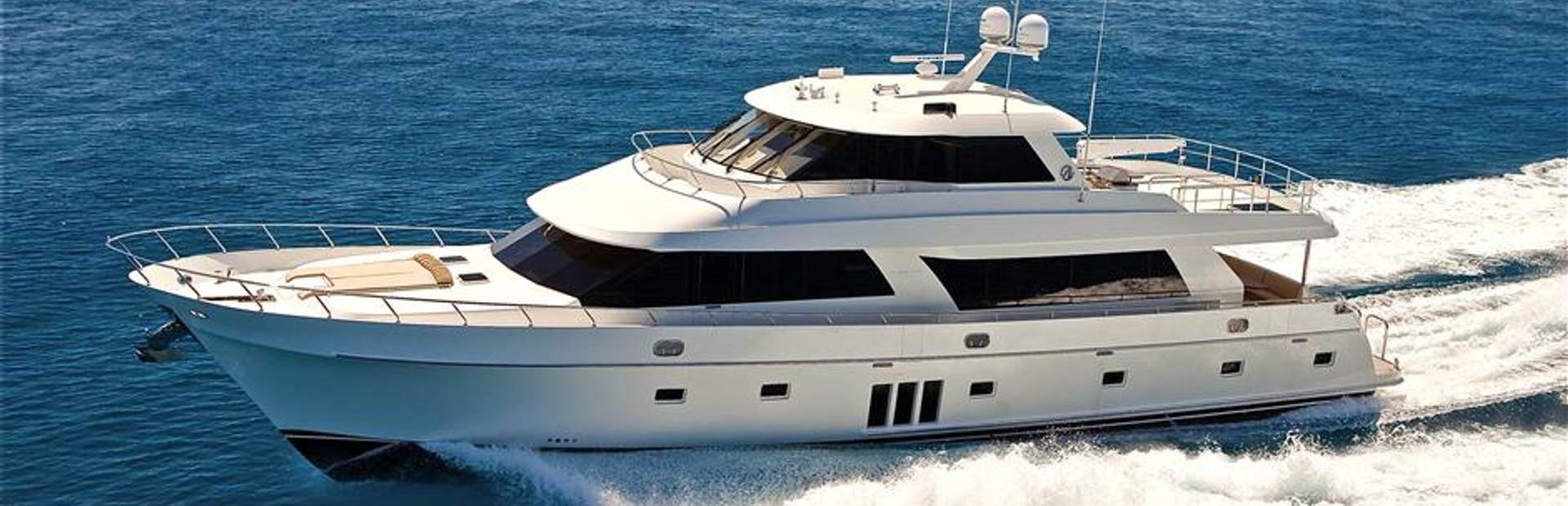 Ocean Alexander 90 Skylounge Yacht (Mk1, 2010 - 2015), Example 1