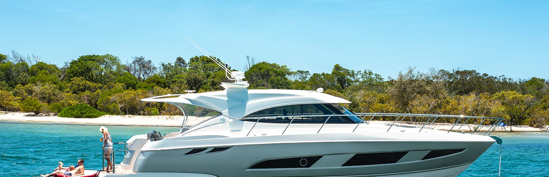 Riviera 4800 Sport Yacht (Gen 1, 2016 - 2019), Example 1