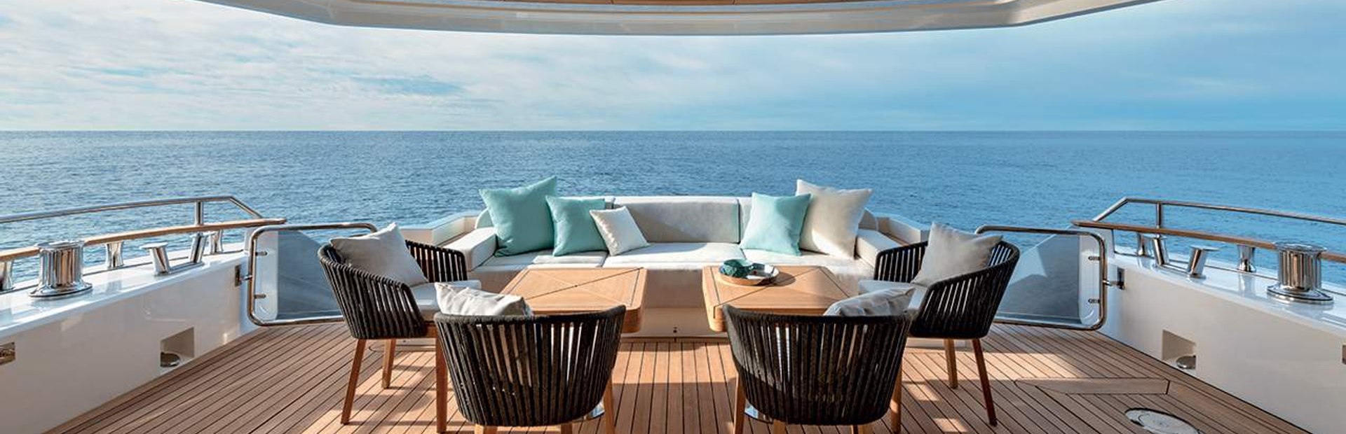 New Monte Carlo Yachts Skylounge Yacht 8