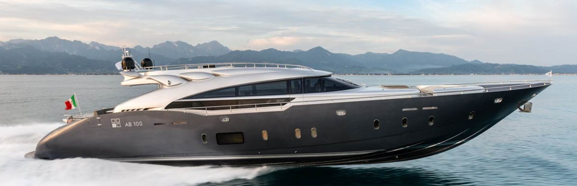 AB 100 Yacht (Mk1, 2016 - 2021), Example 1