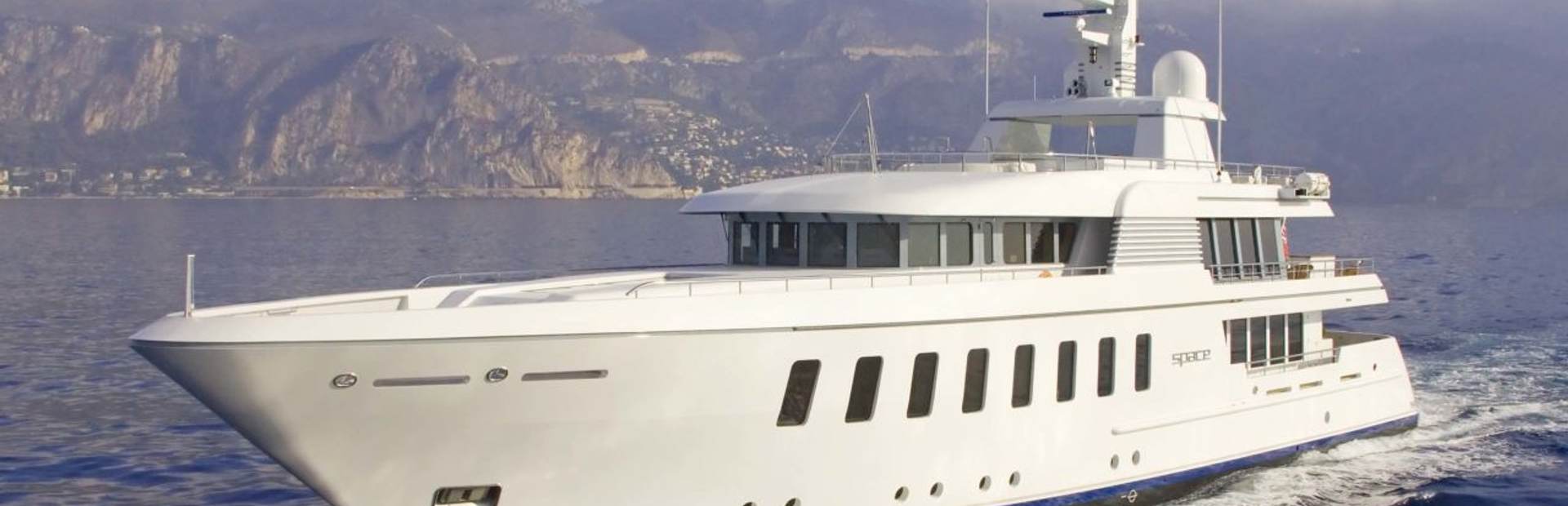 F45 Vantage Yacht, Example 1