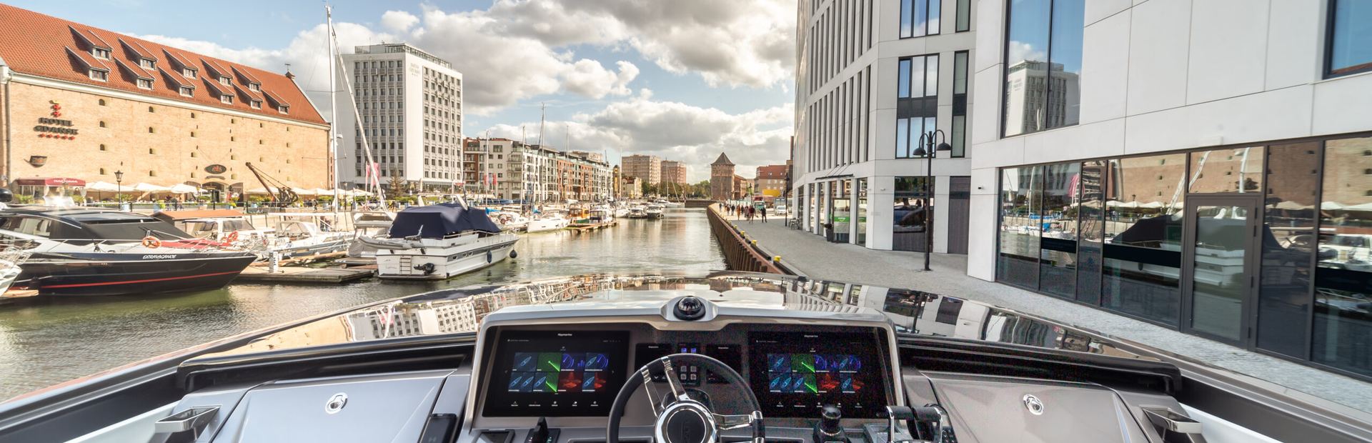 New Galeon Skydeck Yacht 10