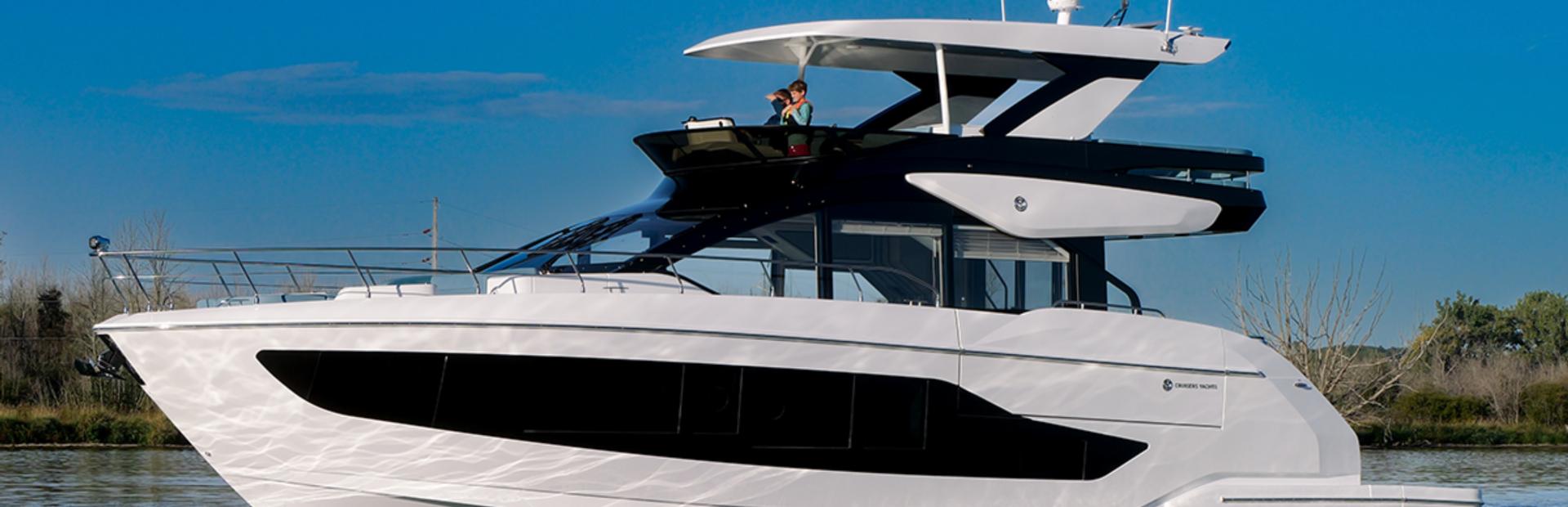 Cruisers 57 FLY Boat, Example 1