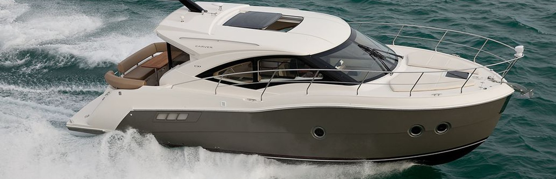 Carver C37 Coupe Yacht (Gen 1, 2014 - 2015), Example 1