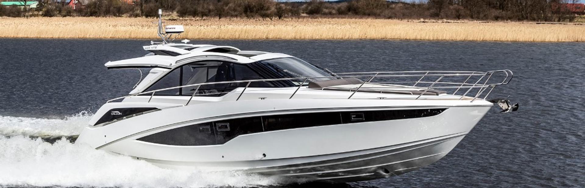 Galeon 405 HTS Boats, Example 1