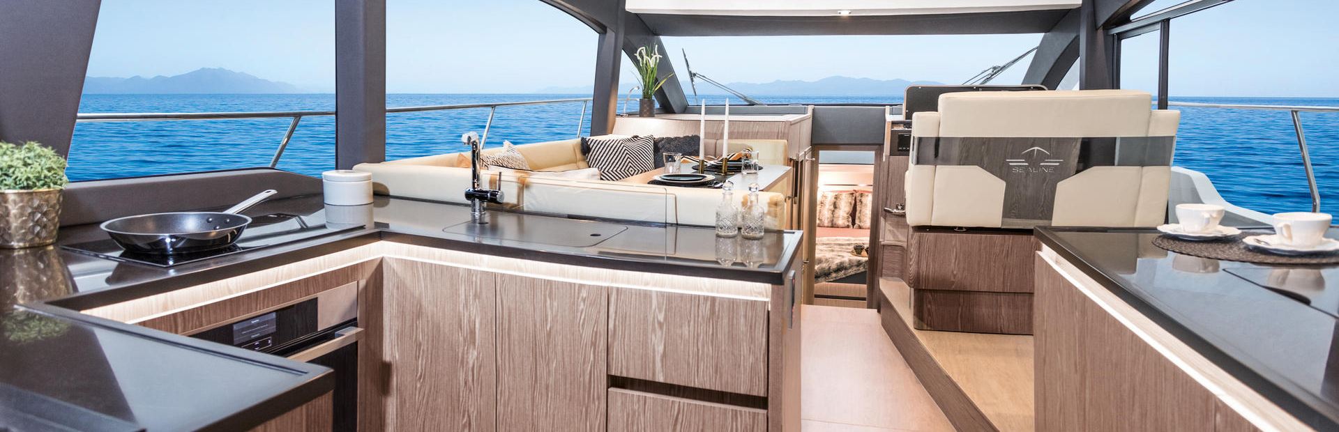 New Sealine Flybridge Yacht 9