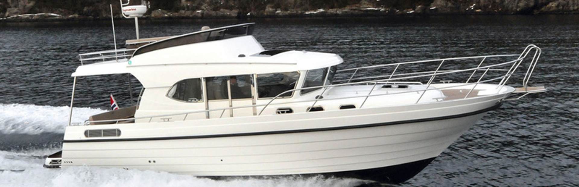 Viknes 1080 Sunbridge Boat, Example 1