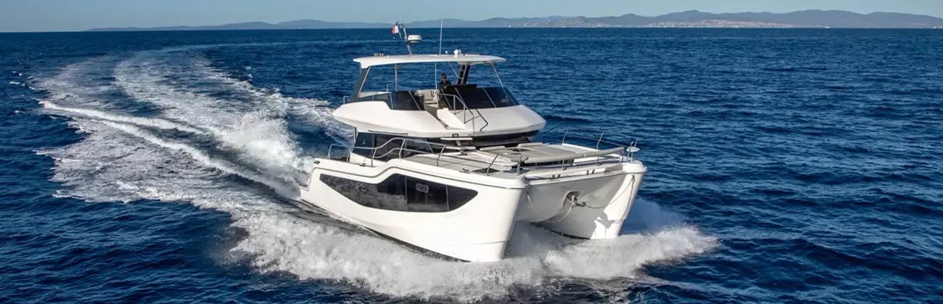 Aquila 46 Yacht Powercat, Example 1