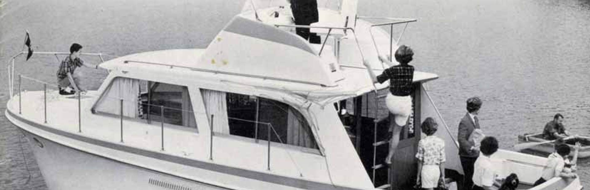 Hatteras 34 Sedan Yacht, Example 1