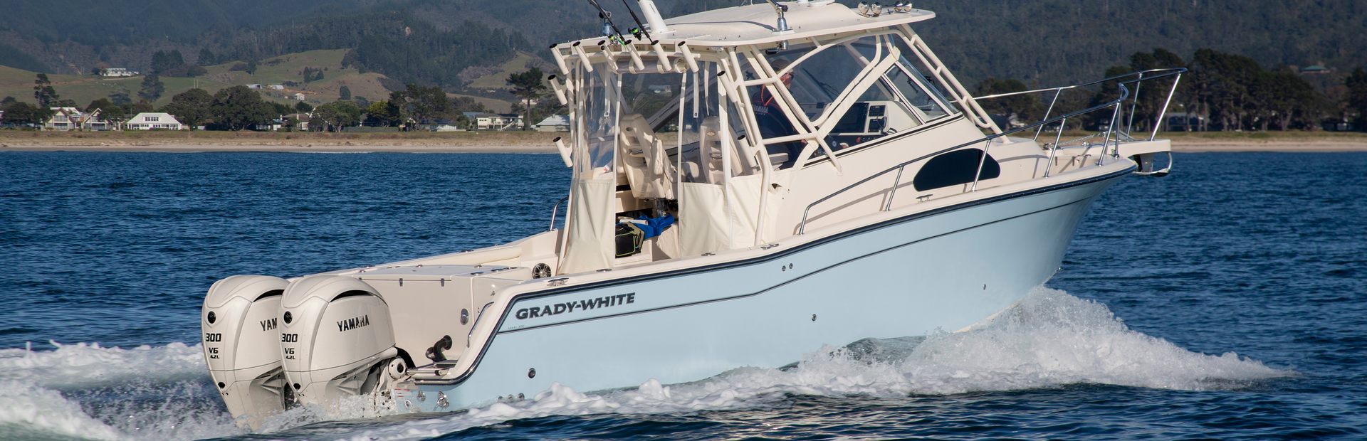 New Grady-White Walkaround Cabins Boat 3
