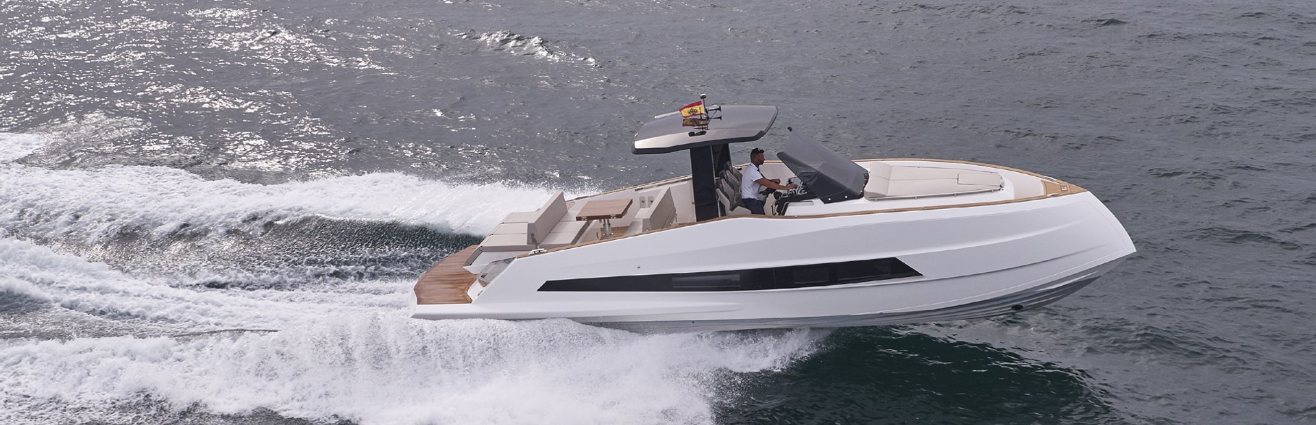 Astondoa 377 Coupé Boat, Example 1